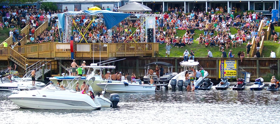 The Boathouse Waterway Bar & Grill