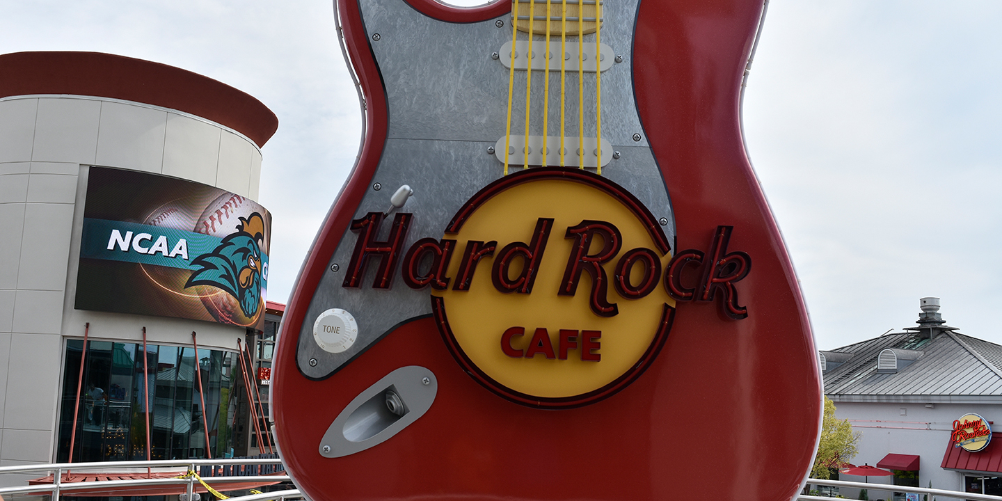 Hard Rock Cafe – Established 1995