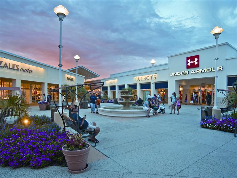 Outlet Malls - 102 Things To Do - 0
