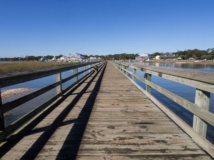 Veterans Pier