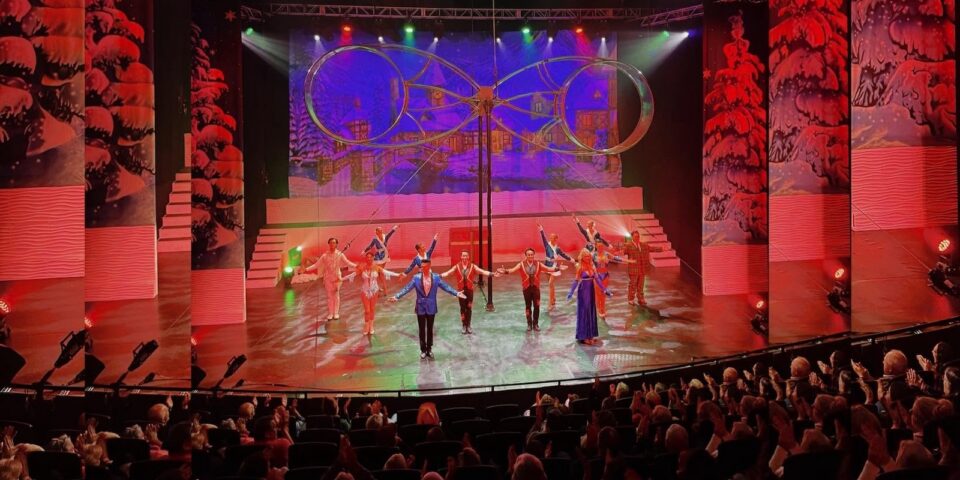Broadway Theater: Le Grand Cirque Christmas in the Air
